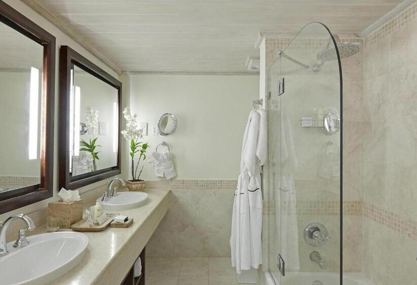 سوییت با چشمانداز دریا, Colony Club By Elegant Hotels