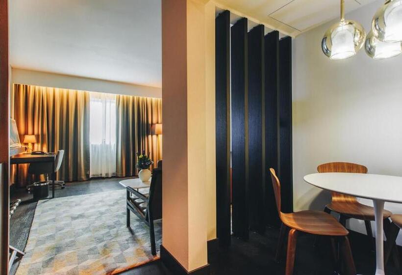 Suite, Crowne Plaza Belgrade, An Ihg