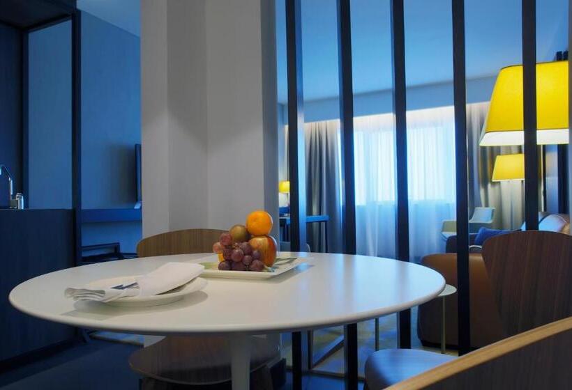 Suite con 2 camere da letto vista città, Crowne Plaza Belgrade, An Ihg