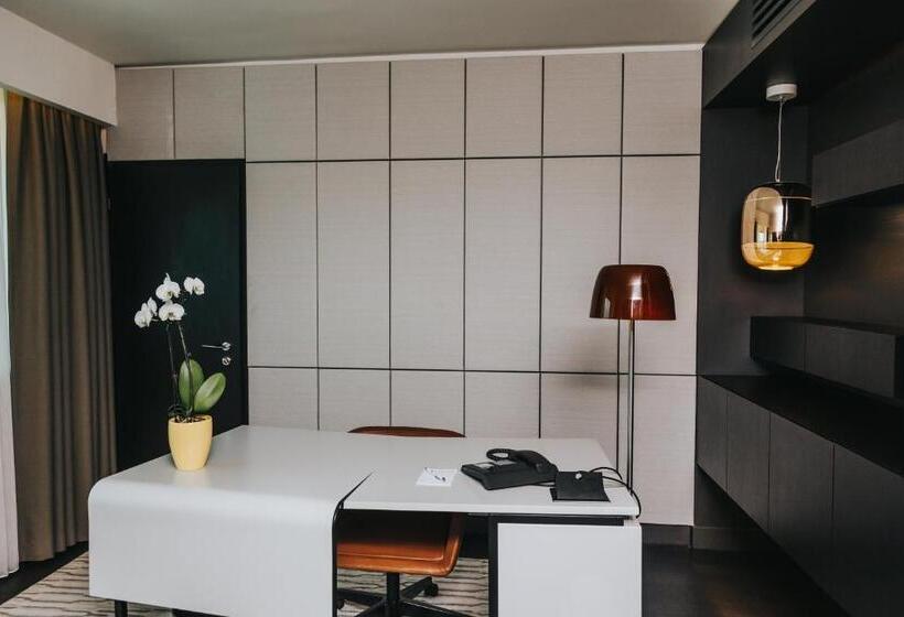 Suite Presidenziale, Crowne Plaza Belgrade, An Ihg