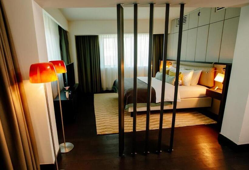 Suite Presidenziale, Crowne Plaza Belgrade, An Ihg