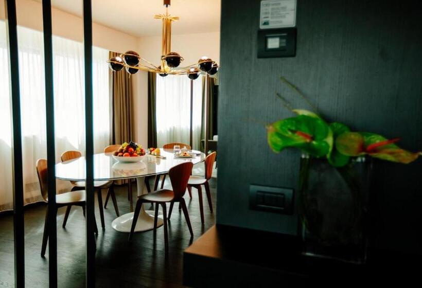 سوئیت پرزیدنت, Crowne Plaza Belgrade, An Ihg