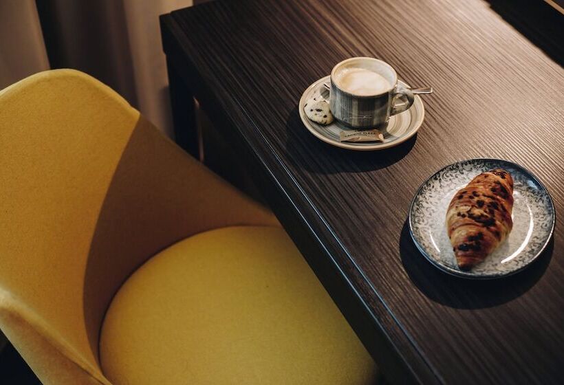 Camera Standard, Crowne Plaza Belgrade, An Ihg