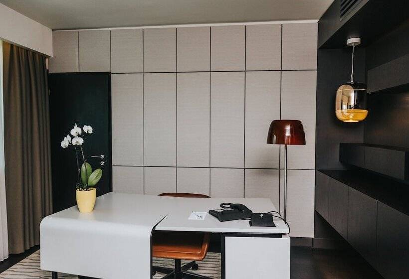 Suite Presidenziale, Crowne Plaza Belgrade, An Ihg