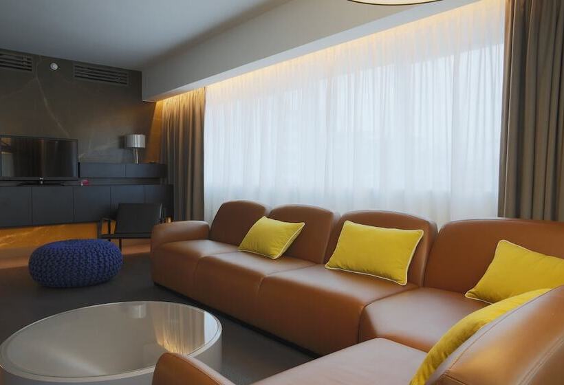 Suite Presidenziale, Crowne Plaza Belgrade, An Ihg