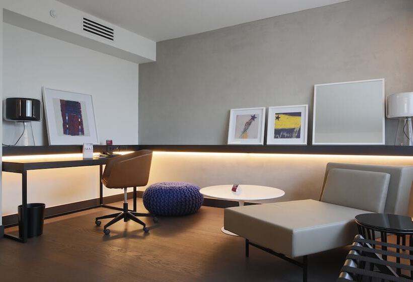 Suite Presidenziale, Crowne Plaza Belgrade, An Ihg