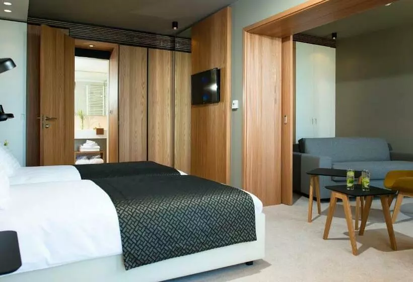 オーシャンビュージュニアスイート, Dubrovnik Palace