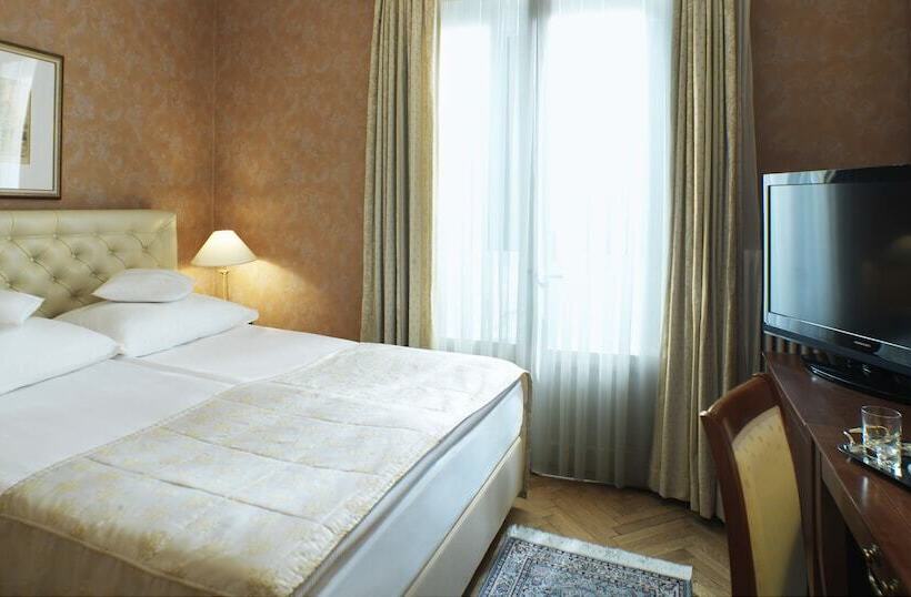 اتاق استاندارد یک تخته با بالکن, Grand Hotel Toplice   Small Luxury Hotels Of The World
