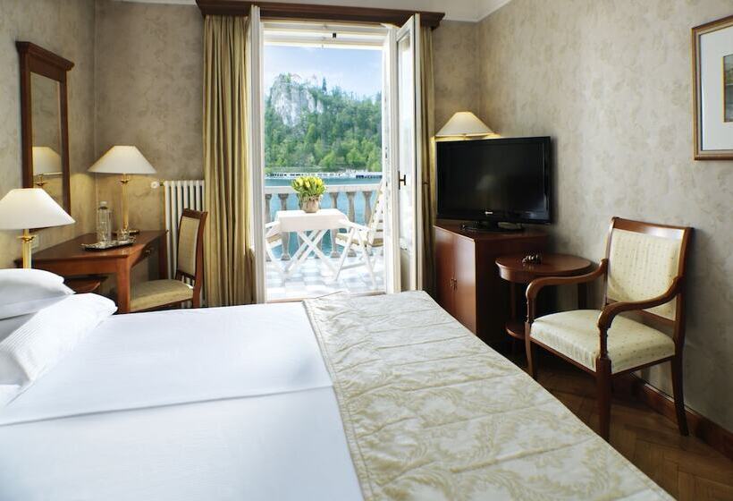 اتاق استاندارد با چشم‌انداز دریاچه, Grand Hotel Toplice   Small Luxury Hotels Of The World