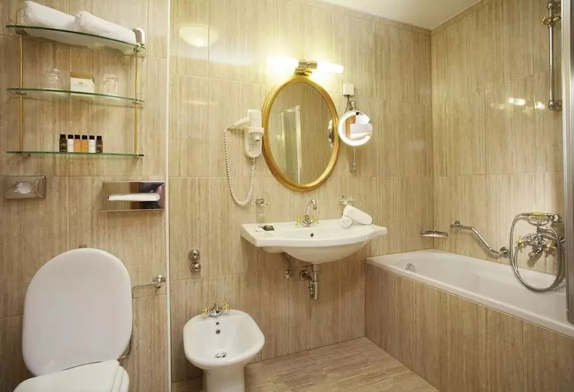 レイクビュースタンダードルーム, Grand Hotel Toplice   Small Luxury Hotels Of The World