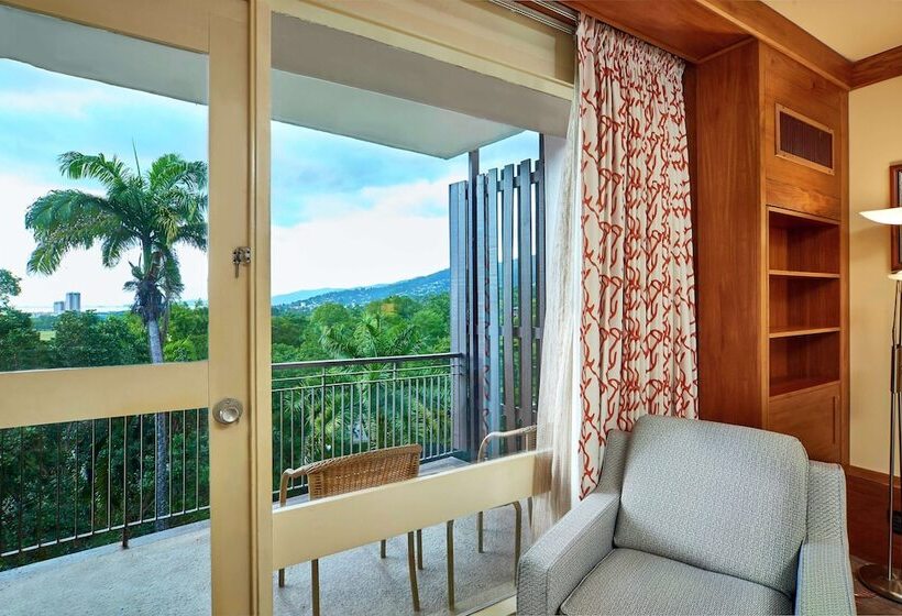 Номер Executive, Hilton Trinidad & Conference Centre