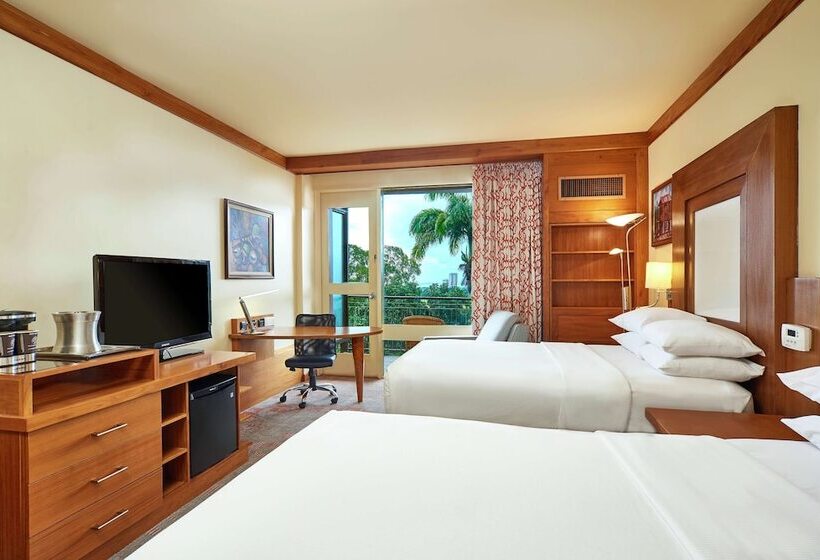 Номер Executive, Hilton Trinidad & Conference Centre