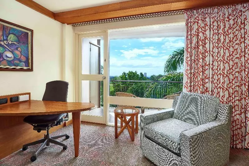 اتاق لوکس با تخت بزرگ, Hilton Trinidad & Conference Centre