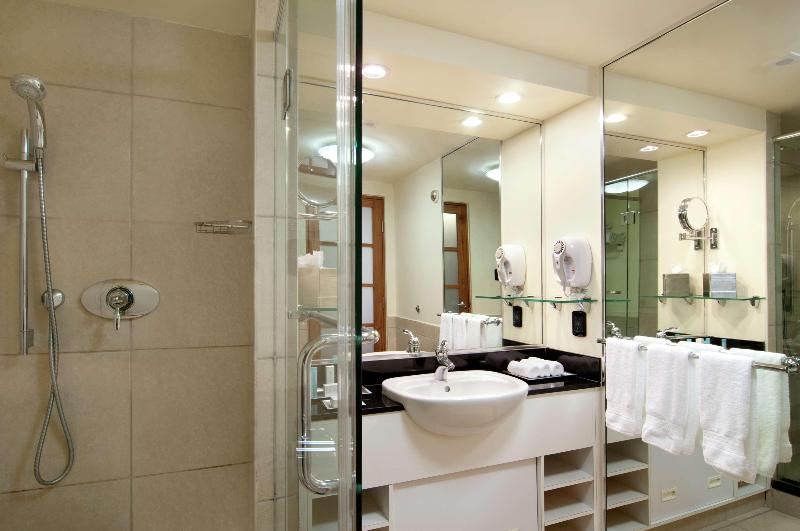 Номер Executive, Hilton Trinidad & Conference Centre