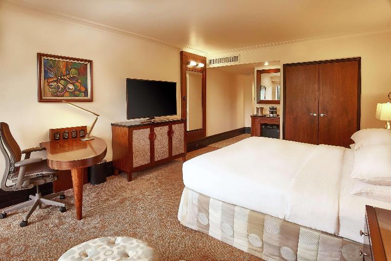 Номер Deluxe Кровать Кинг, Hilton Trinidad & Conference Centre