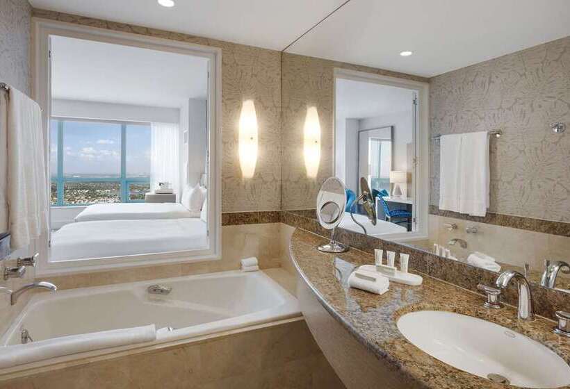 Номер Deluxe, Hilton Trinidad & Conference Centre