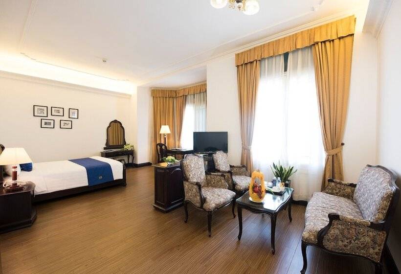 سوییت جونیور, Hoa Binh