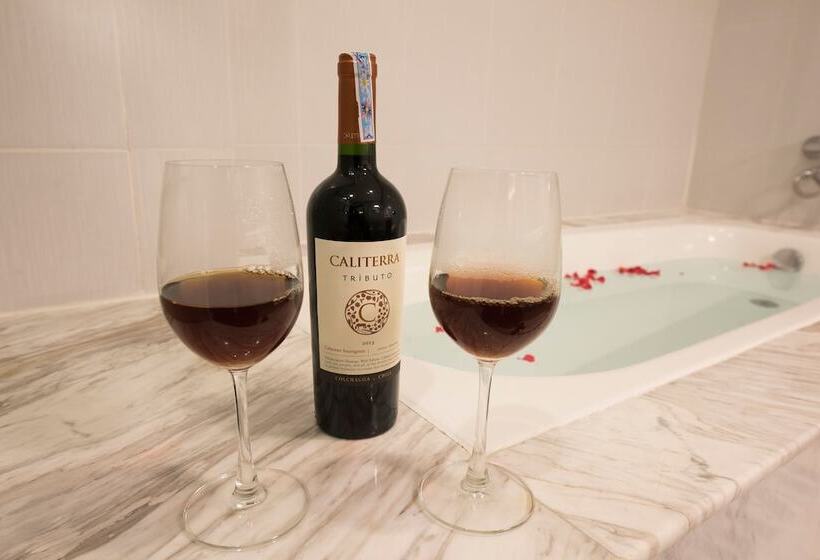 سوییت اجرایی, Hoa Binh