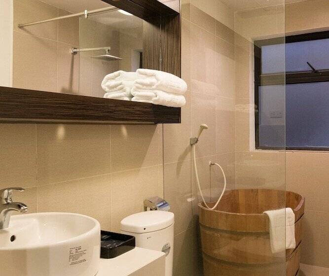 اتاق استاندارد سه نفره, Hoa Binh