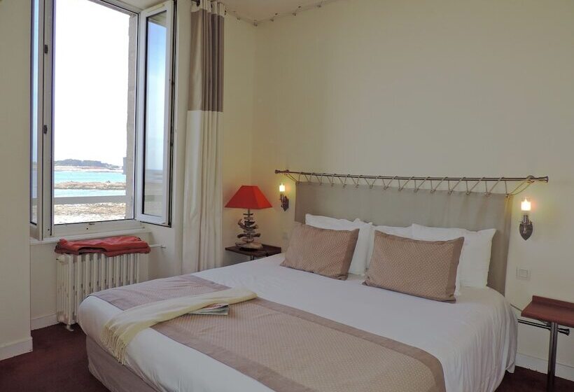Номер Superior Вид на Море, Hôtel Aux Tamaris   Vue Mer