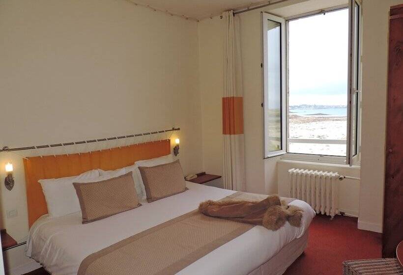 オーシャンビュースーペリアールーム, Hôtel Aux Tamaris Vue Mer