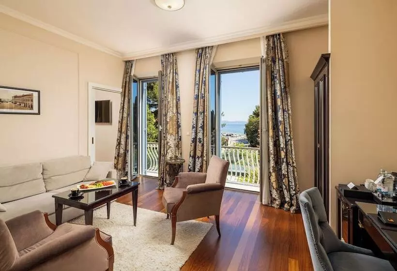 Suite Executivă, Park Split
