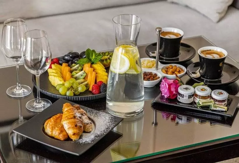 Suite Prezidențial, Park Split