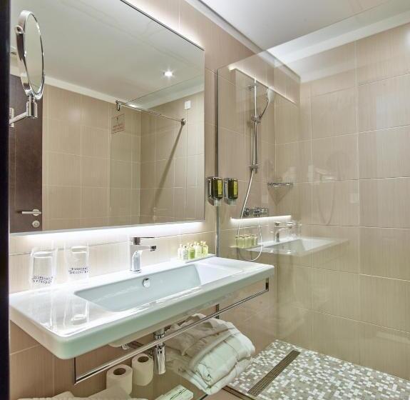 استودیو استاندارد با تراس, Pine