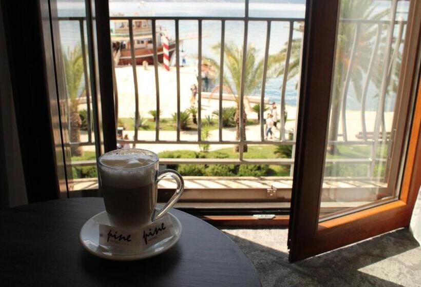 اتاق استاندارد با چشمانداز دریا, Pine