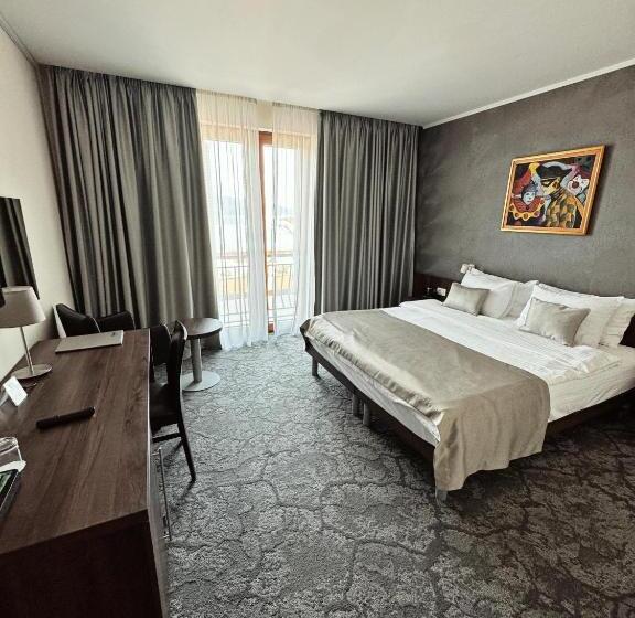 اتاق استاندارد با چشمانداز دریا, Pine