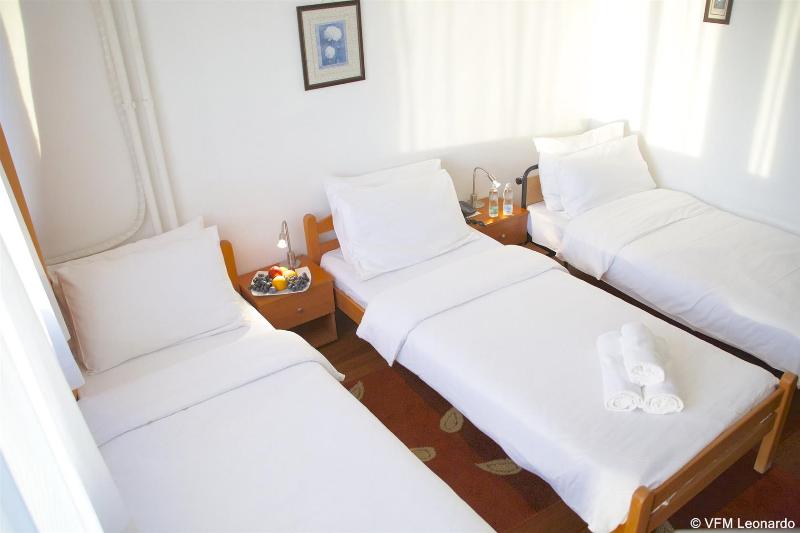 اتاق استاندارد سه نفره, Srbija Free Parking