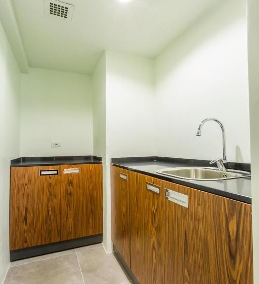 سوئیت با تخت بزرگ, Radisson Hotel Trinidad