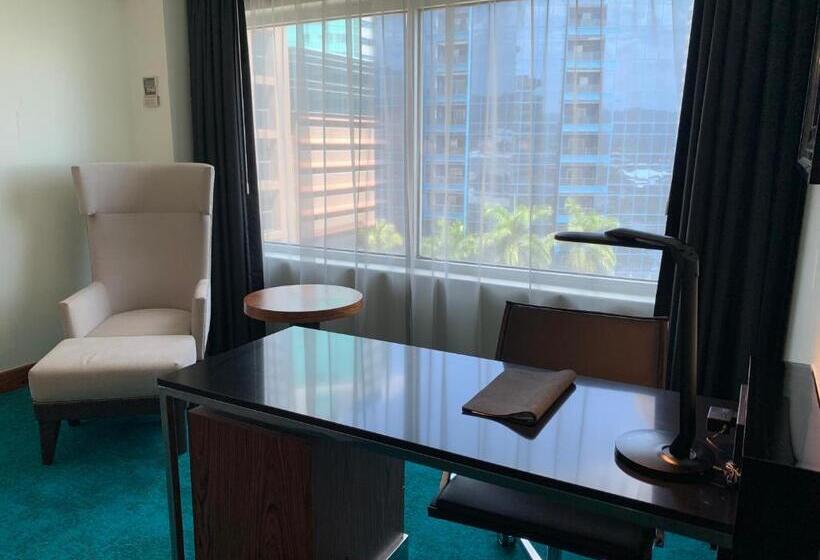 اتاق اجرایی, Radisson Hotel Trinidad