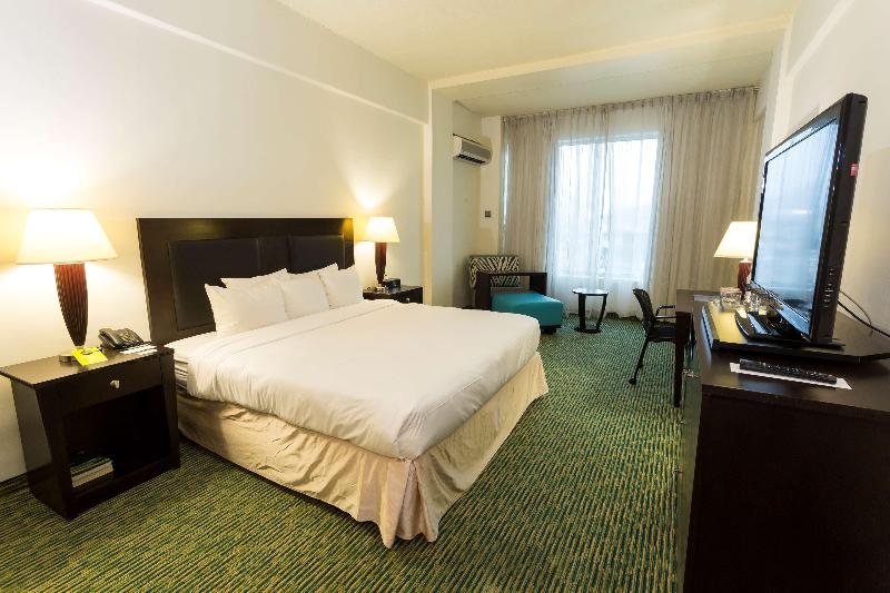 اتاق استاندارد با تخت بزرگ, Radisson Hotel Trinidad