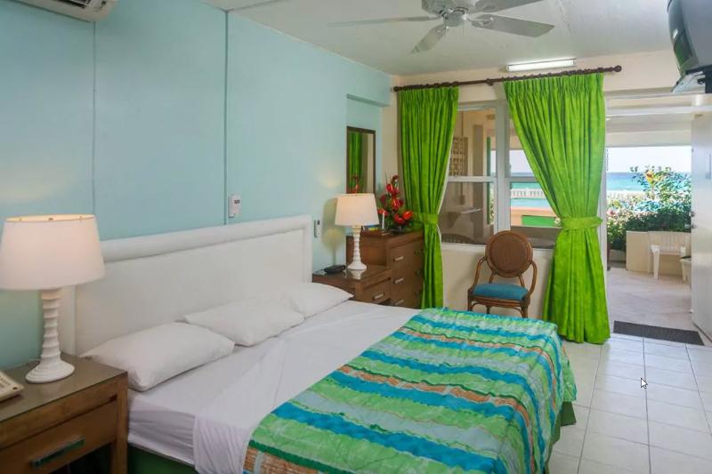 استودیو استاندارد با چشمانداز استخر, Rostrevor