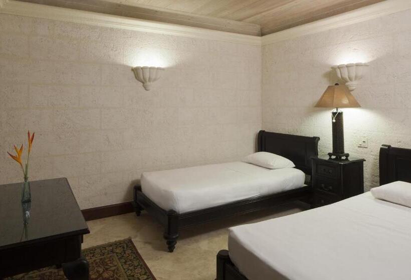 2 Bedroom Suite Pool View, The Crane Resort