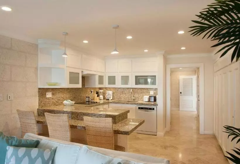 Suite with Pool, The Crane Resort