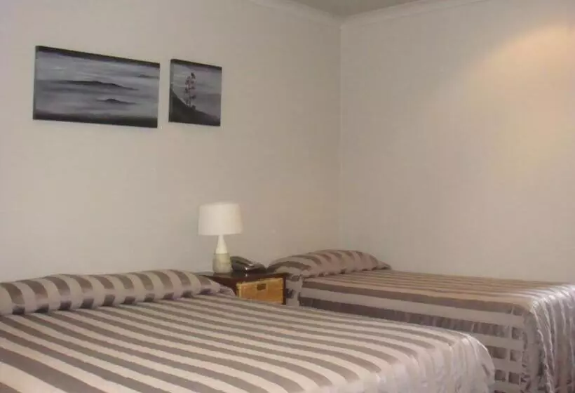 Deluxe-studio, Bristol Motel