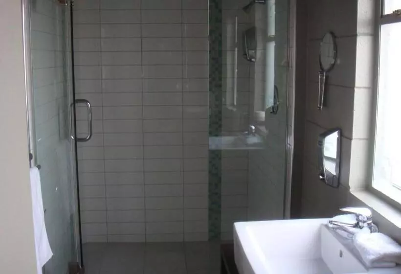 Deluxe-studio, Bristol Motel