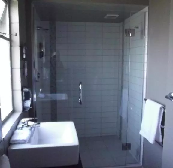 Deluxe-studio, Bristol Motel