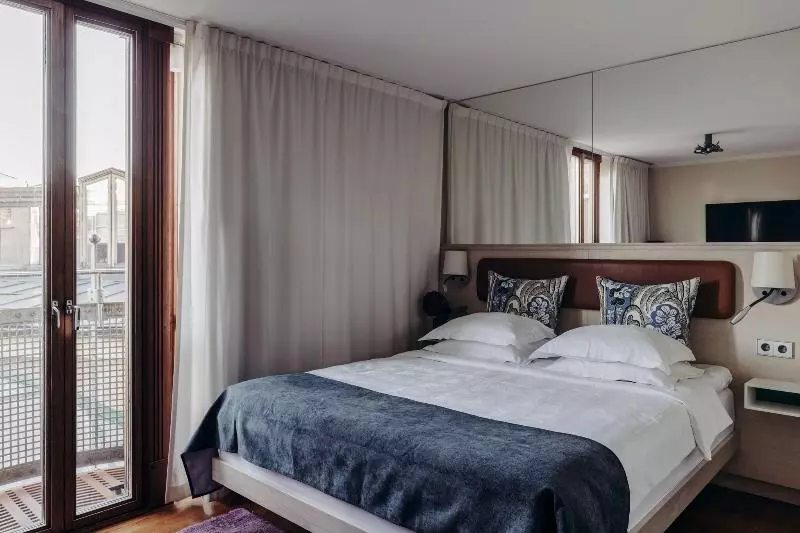اتاق استاندارد, Berns, Historical Boutique Hotel & House Of Entertainment Since 1863