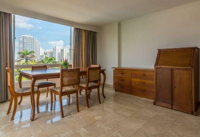 מיטת קינג בסוויטה, Caribe by Faranda Grand, a member of Radisson Individuals