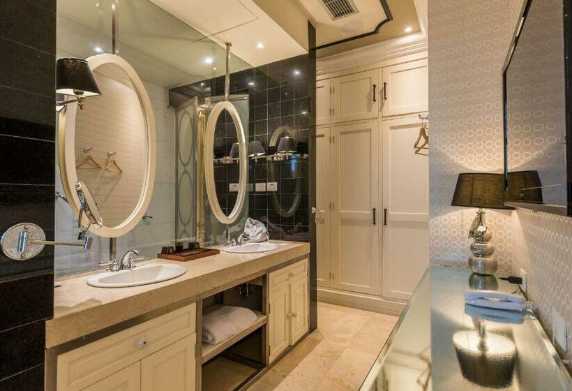 סוויטת פרמיום עם נוף לים, Caribe by Faranda Grand, a member of Radisson Individuals