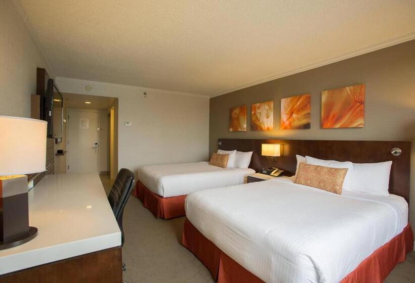 デラックスルーム, Delta Hotels By Marriott Saguenay Conference Centre