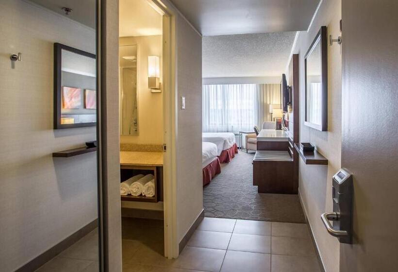 スタンダードルーム, Delta Hotels By Marriott Saguenay Conference Centre