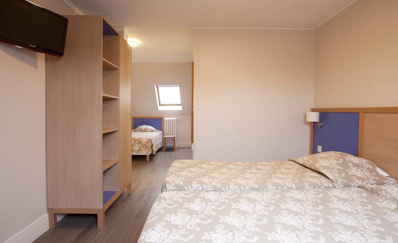 スタンダードトリプルルーム, Est