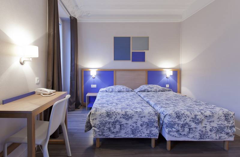 スタンダードトリプルルーム, Est