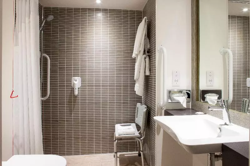 身障者適用スタンダードルーム, Holiday Inn Lincoln, An Ihg