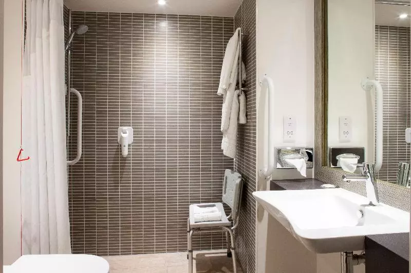 身障者適用スタンダードルーム, Holiday Inn Lincoln, An Ihg