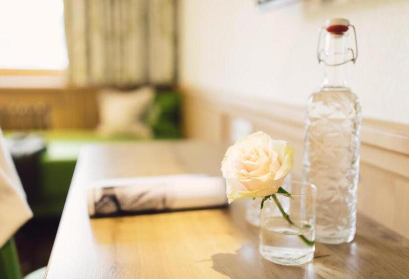 חדר סופריור, Jägerhof